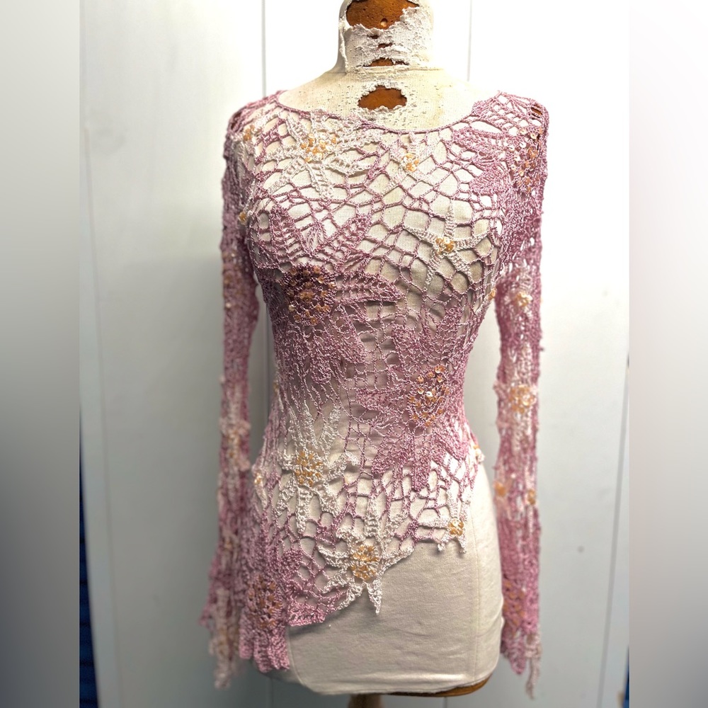 Runway 101 Vintage Crotchet Top - Picture 1 of 3